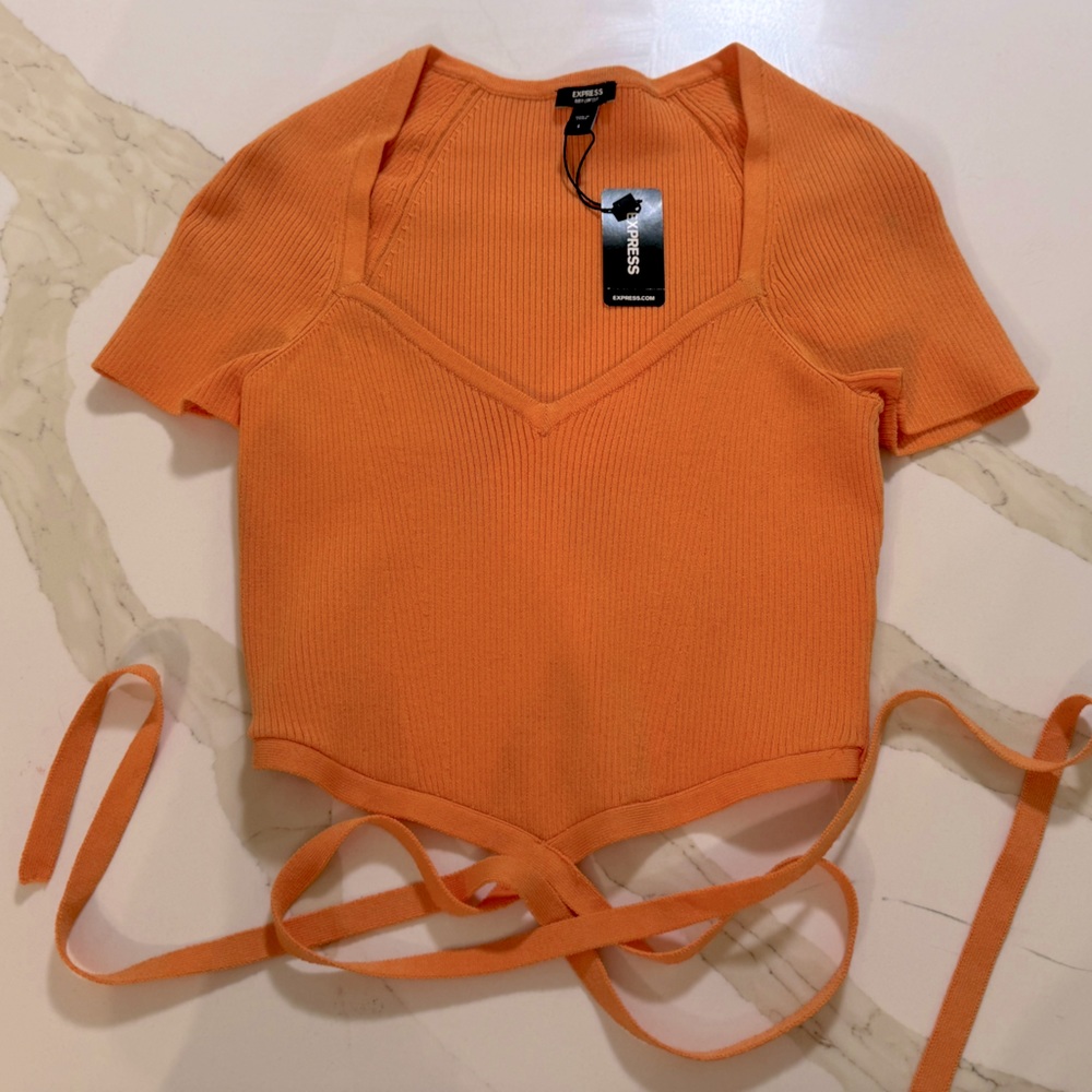 Express Body Contour Crop Top - Picture 2 of 6